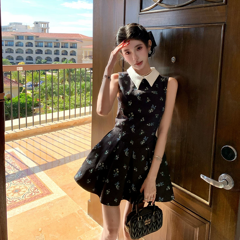 【dress】ノースリーブ花柄フレアミニワンピース Q8413