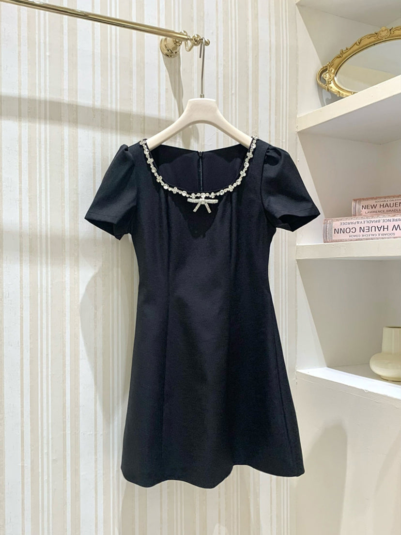 【dress】ラインストーンAラインワンピース Q8760