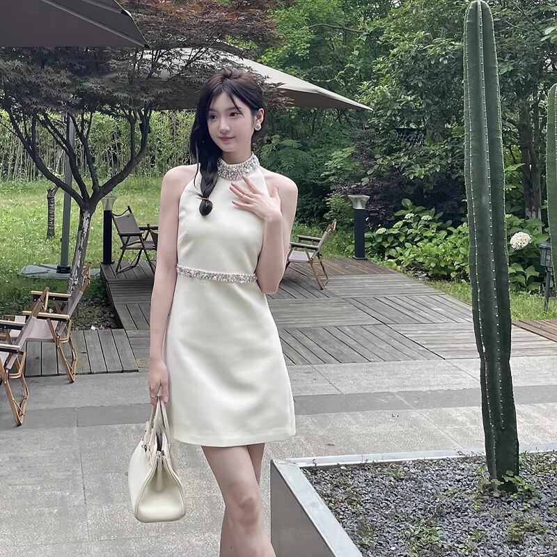 【dress】ラインストーン付きノースリーブワンピース Q8437