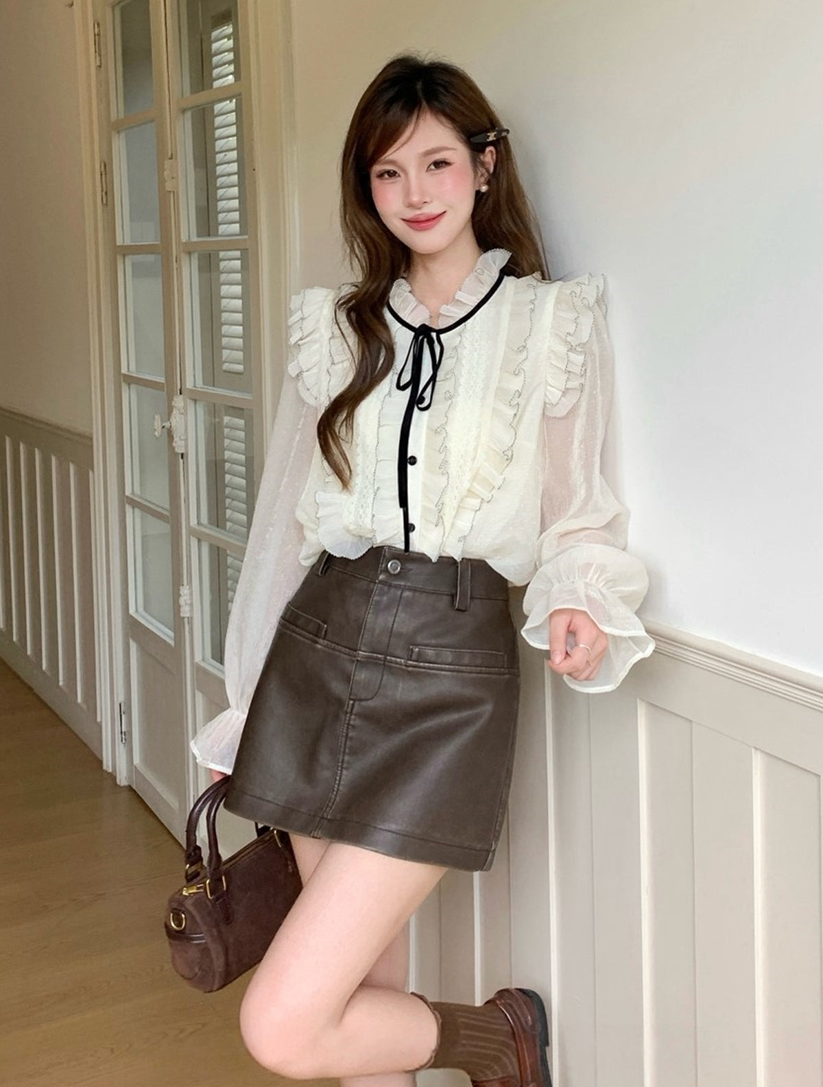 【tops】リボン付きギャザーフリルシャツ Q8940