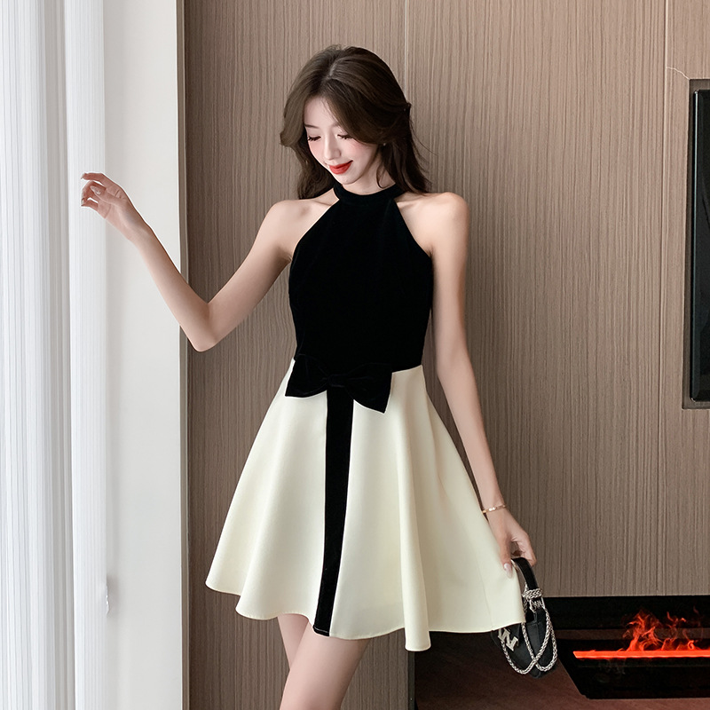 【dress】ホルターネックフレアワンピース Q7981