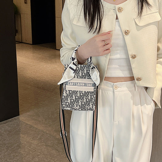 【小物】2色リボン付きハンドバッグF7690