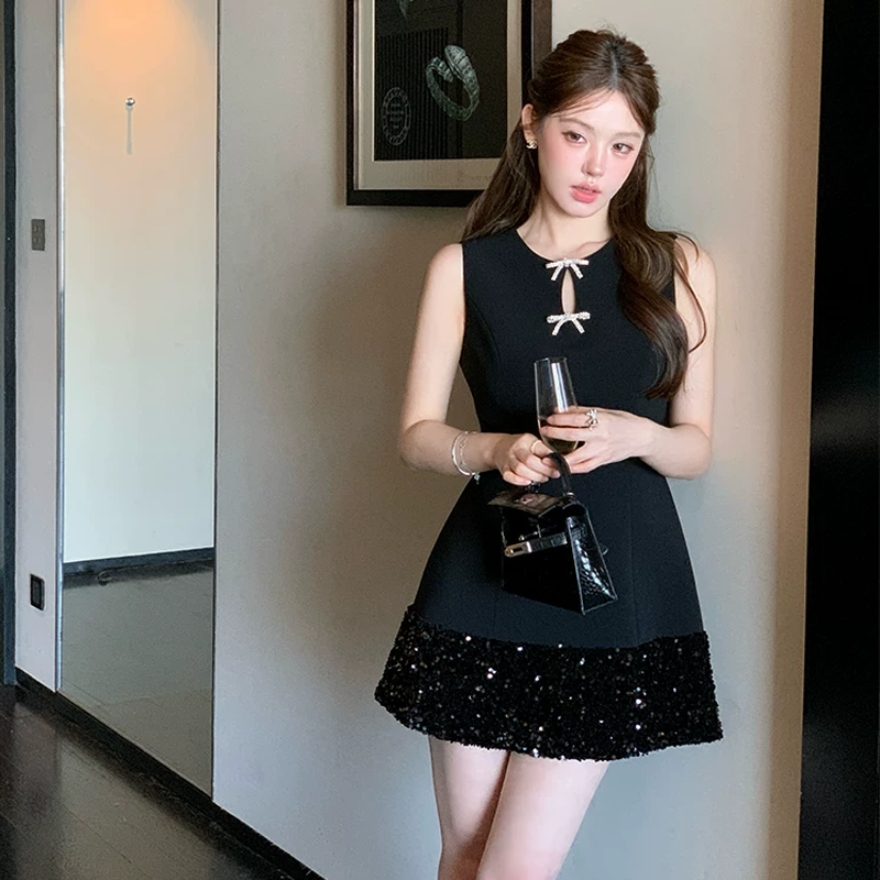 【dress】ノースリーブラインストーン付きミニワンピース Q8393