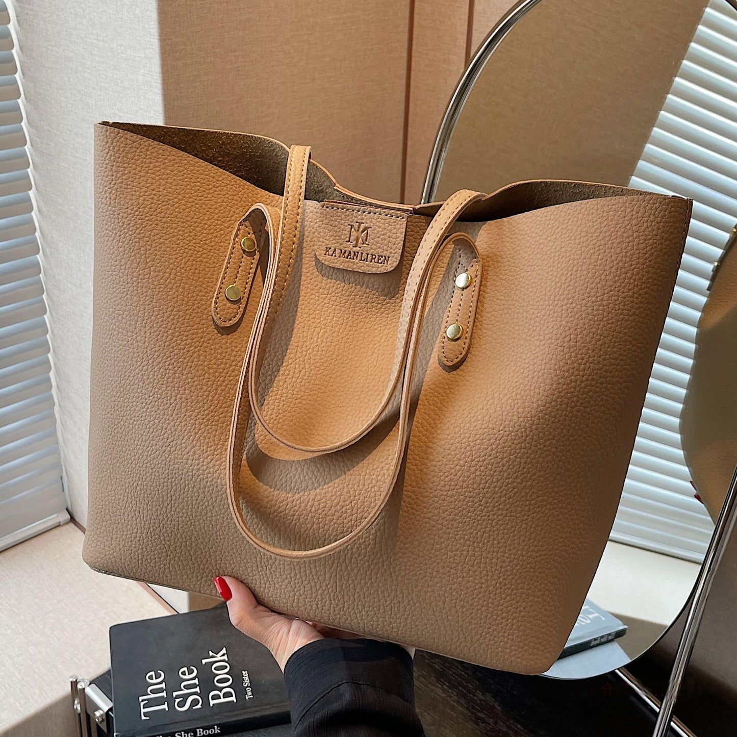 【小物】4色大容量ショルダーバッグF8174