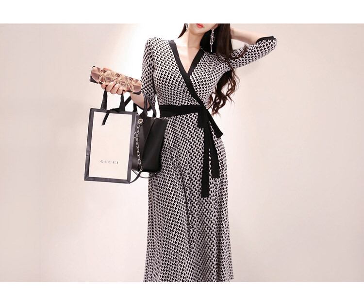 【dress】気質満点レトロ着痩せスリットプリントVネックワンピース