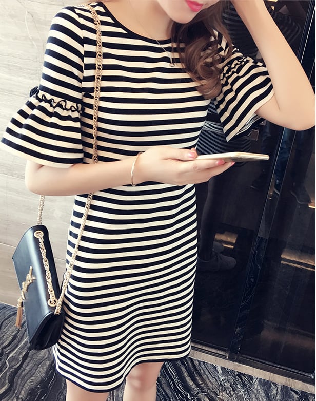 【dress】気質溢れる♪ラウンドネックラッパ袖半袖韓国ファッションボーダー柄ワンピースF2149