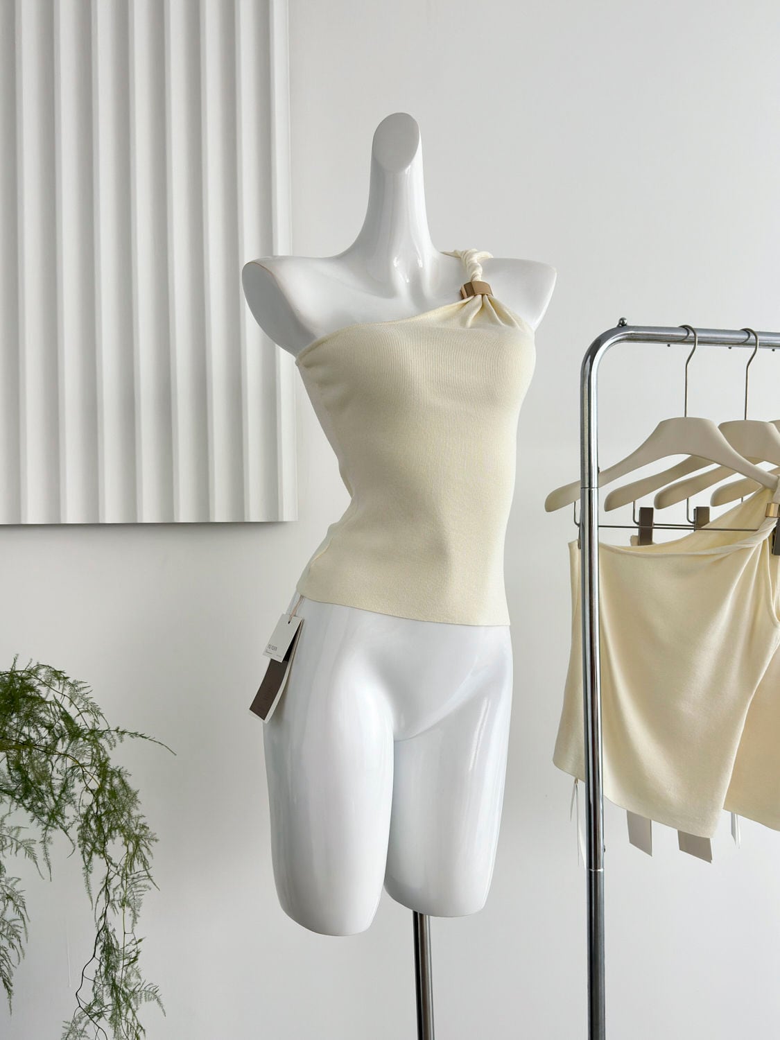 【tops】オフショルダートップス　M24494
