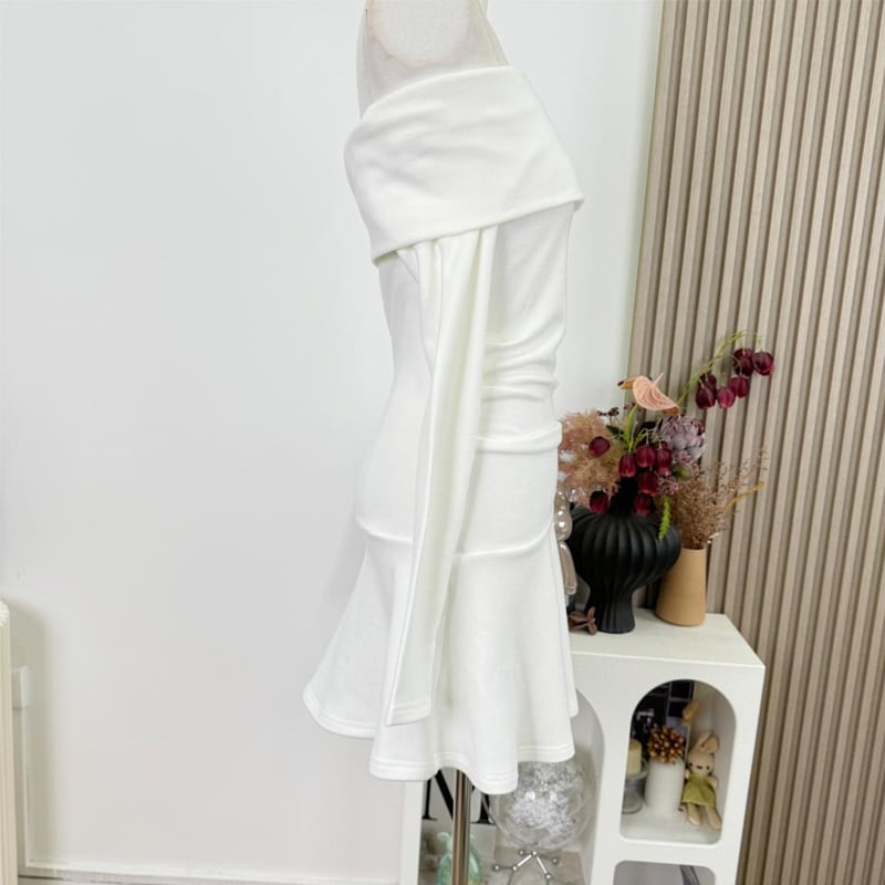 【dress】オフショルダーフレアワンピース Q7926