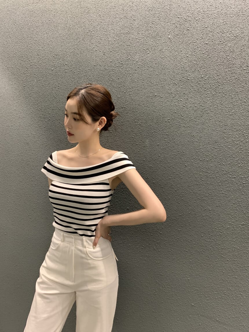 【tops】韓流スタイルchic〜気質満点体型カバーセクシー肩見せトップス着痩せニット G14899