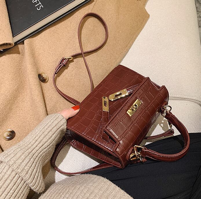 【小物】高級感 合わせやすいシンプルオシャレINS風肩掛け斜め掛けバッグ G2618