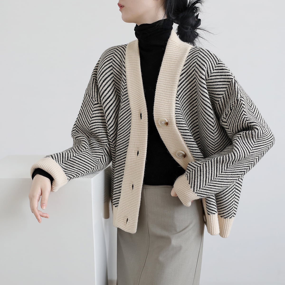 【outer】Vネックニットカーデ　M27225