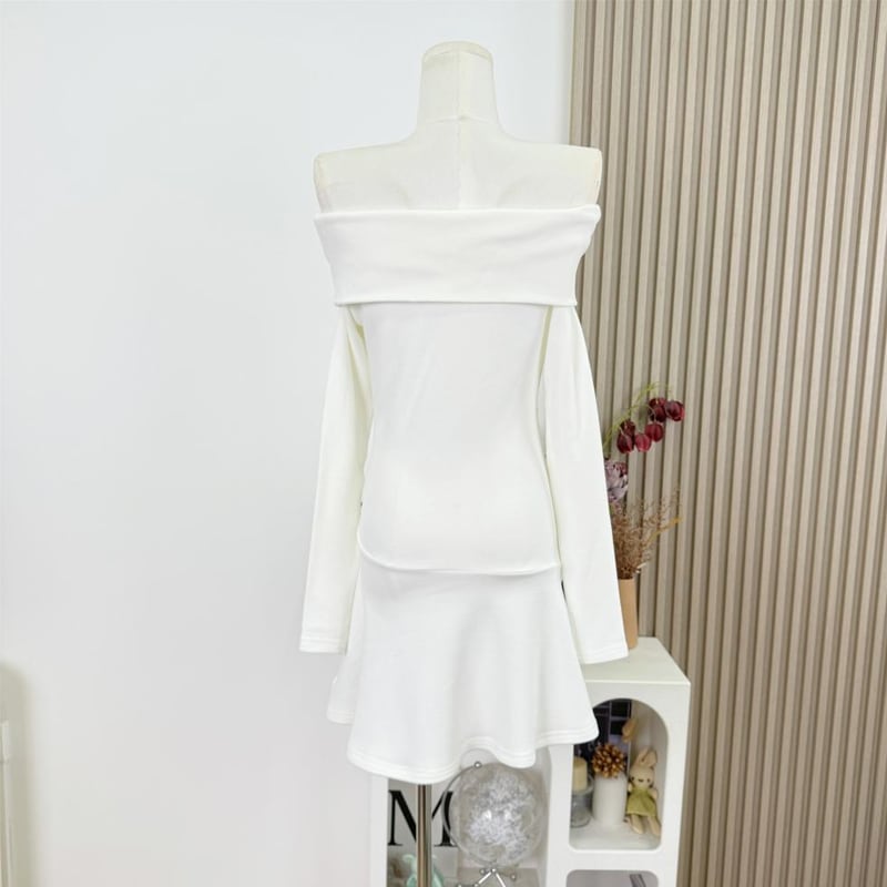 【dress】オフショルダーフレアワンピース Q7926
