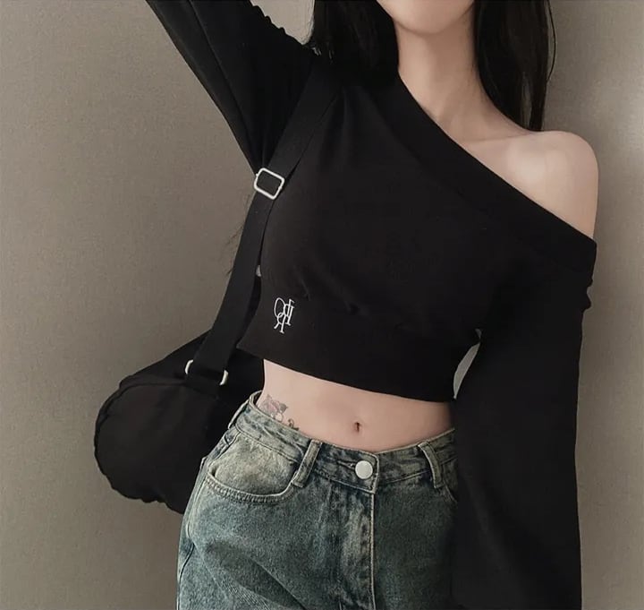 【tops】オフショルダー長袖パーカーG20229