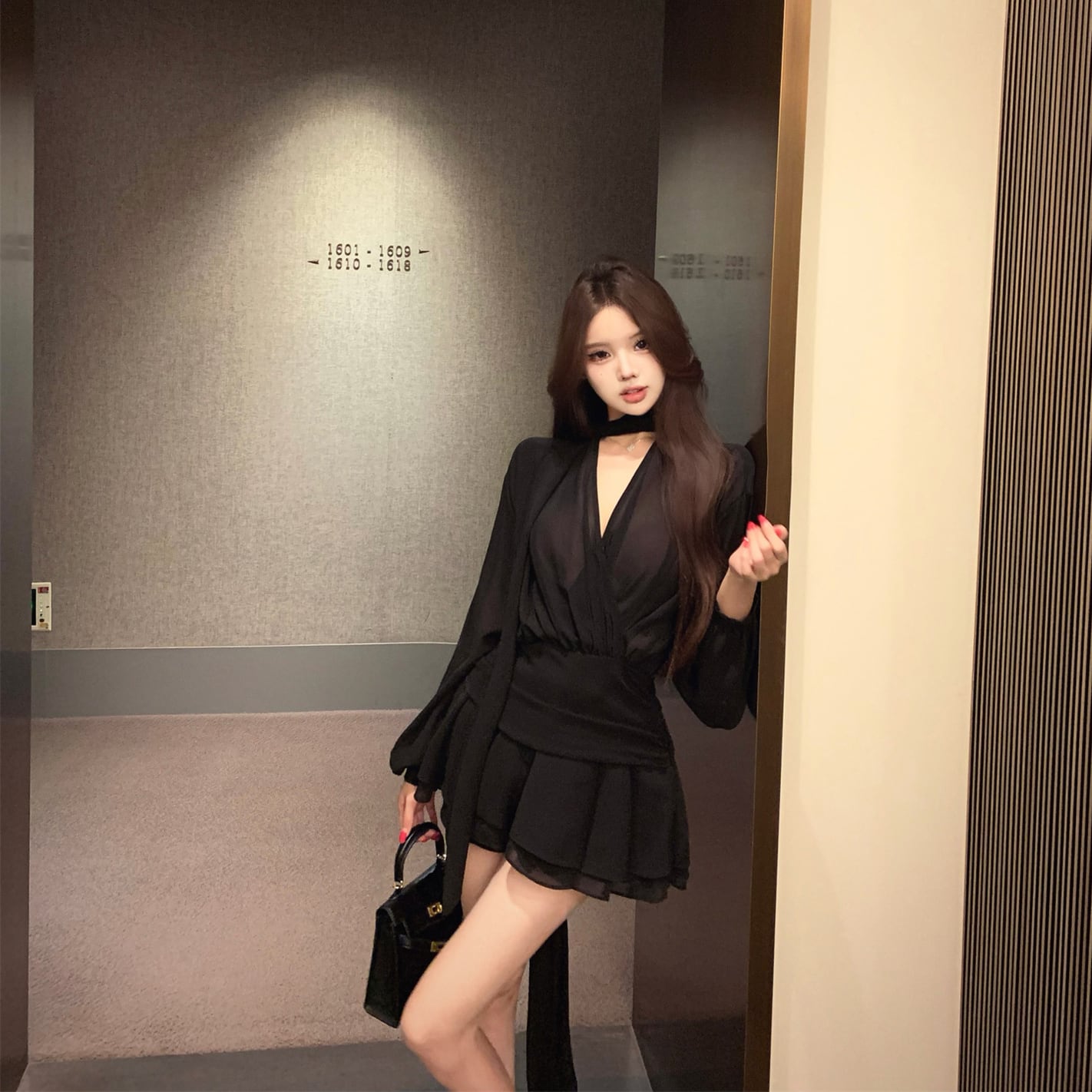 【dress】Vネックデートワンピース　M33527