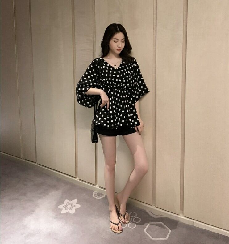 【tops】好感度満載！Vネック半袖シフォンドット柄ウェスト絞りファッションブラウスF0373