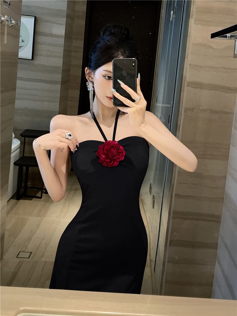 【dress】フラワー付きホルターネックワンピース Q8086