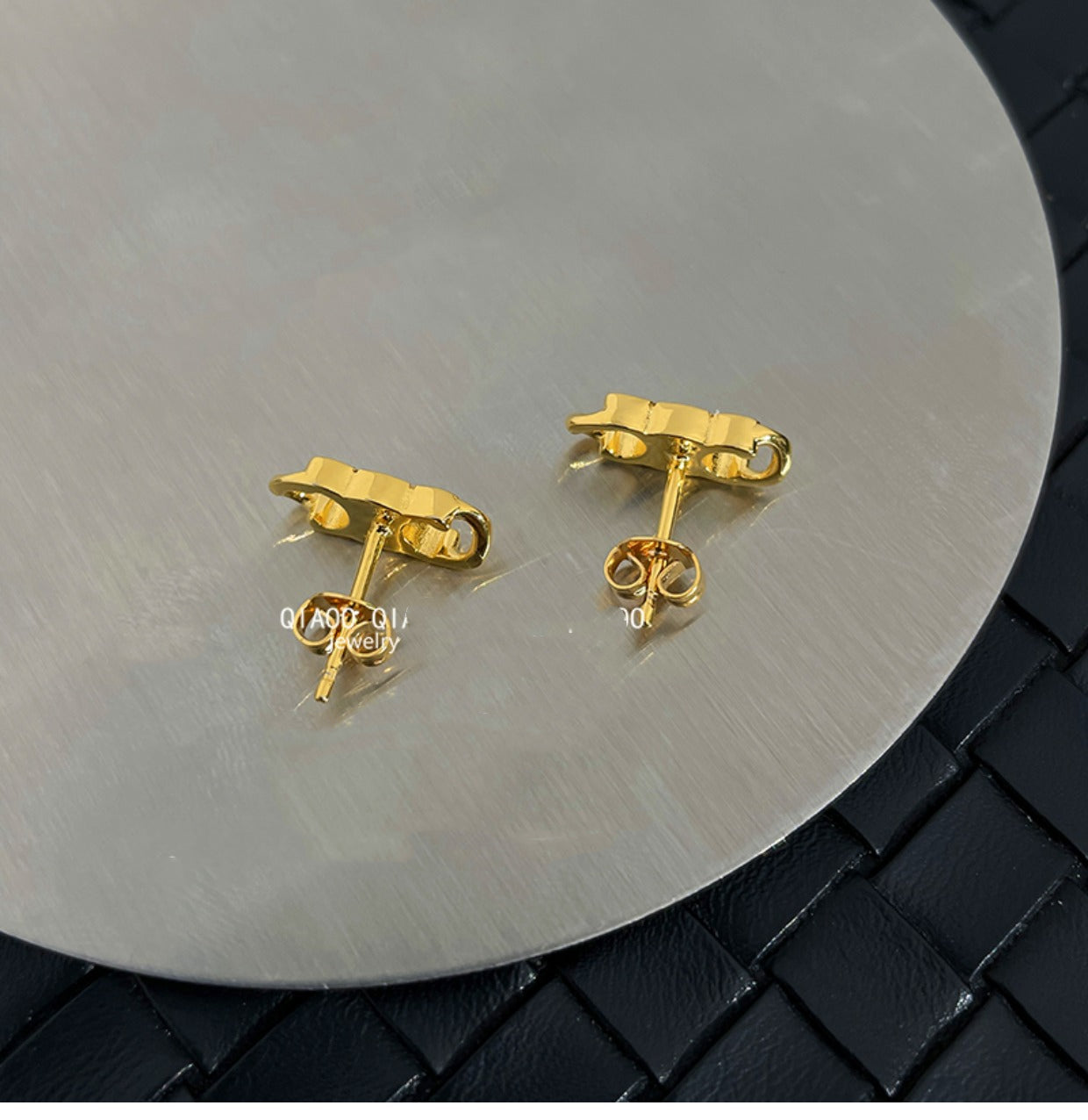 【小物】英字柄ピアスアクセサリーG21616