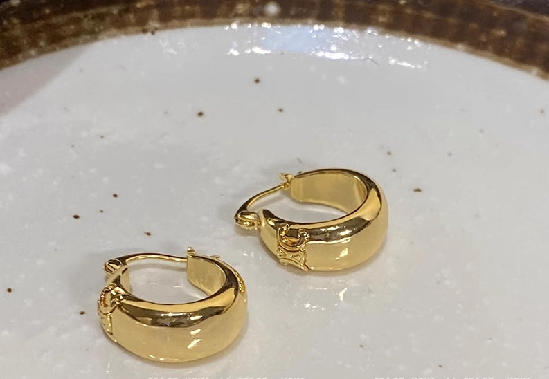 【小物】英字柄ピアスアクセサリーG21619