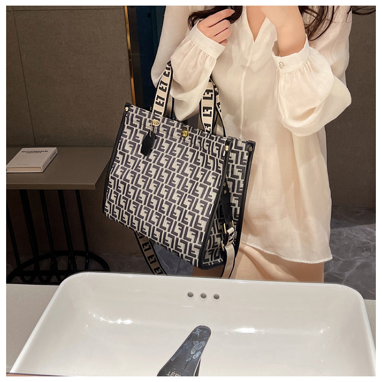 【小物】プリントOL通勤ショルダーバッグG21799