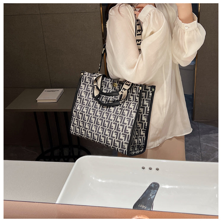 【小物】プリントOL通勤ショルダーバッグG21799