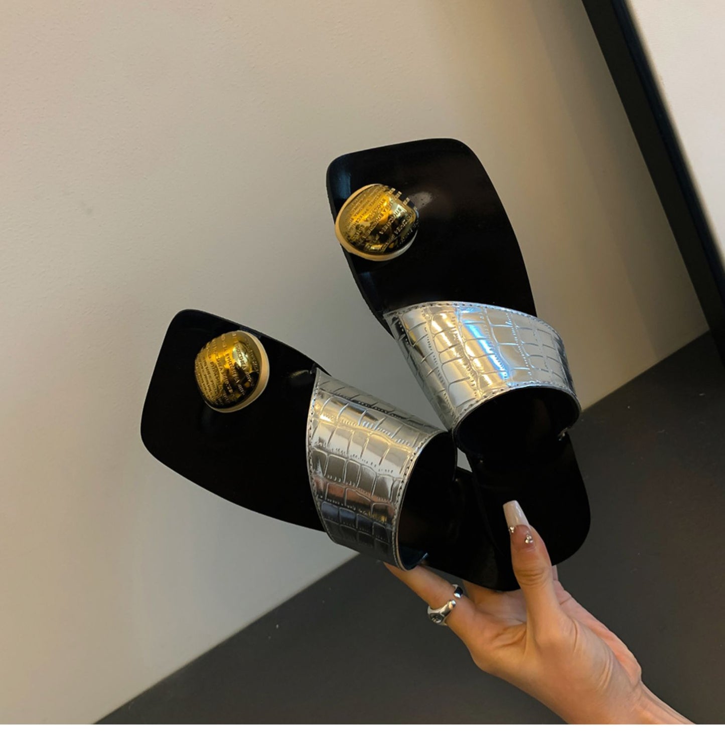 【shoes】3色スクエアトゥサンダルG21870