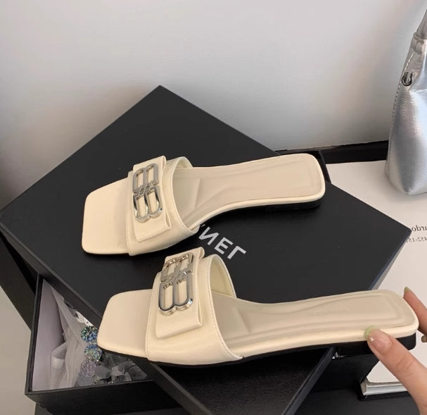 【shoes】スクエアトゥサンダルG21880