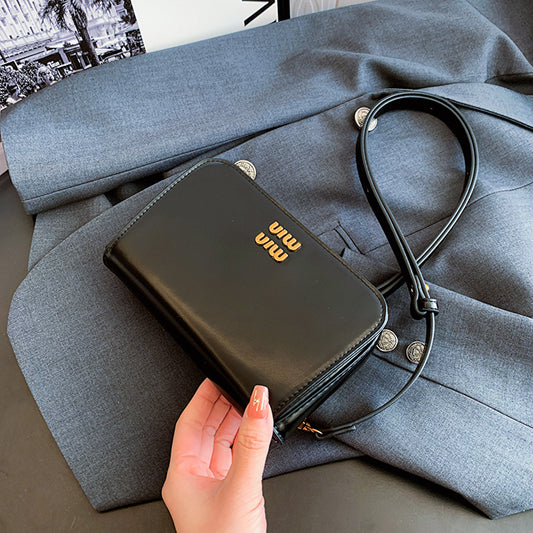 【小物】合わせやすいメッセンジャーバッグG22217