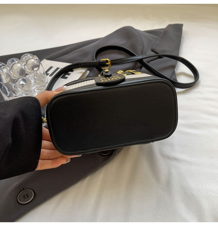 【小物】バケツ型メッセンジャーバッグG22230