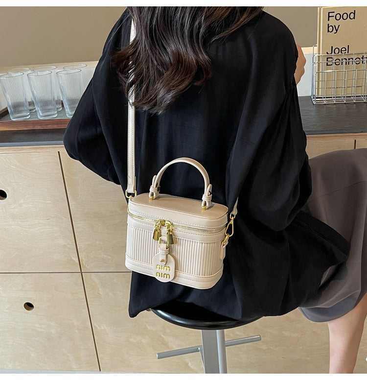 【小物】バケツ型メッセンジャーバッグG22230