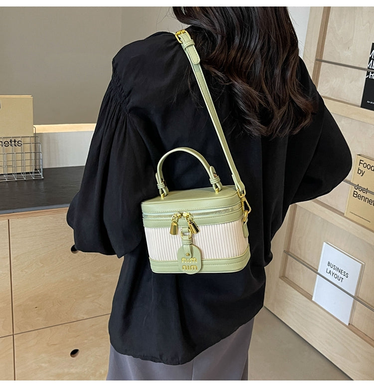 【小物】バケツ型メッセンジャーバッグG22230