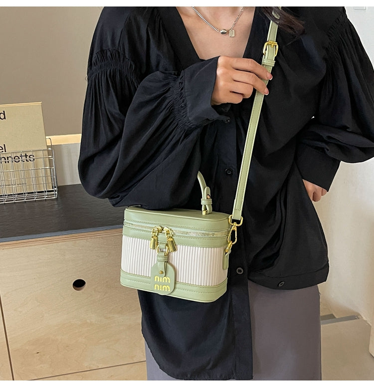 【小物】バケツ型メッセンジャーバッグG22230