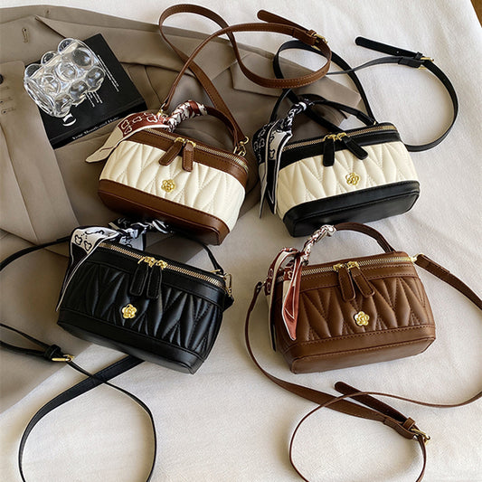 【小物】4色メッセンジャーバッグG22612