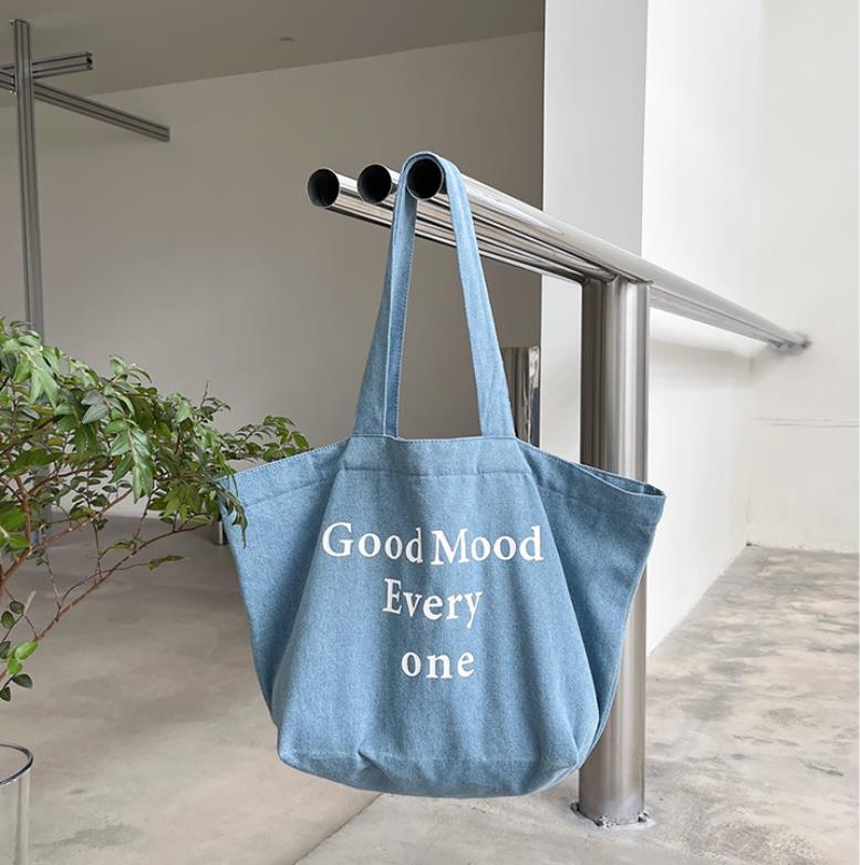 【小物】2色大容量ショルダーバッグF7872