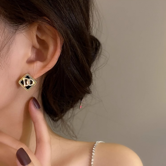 【小物】英字柄ピアスアクセサリーG22802