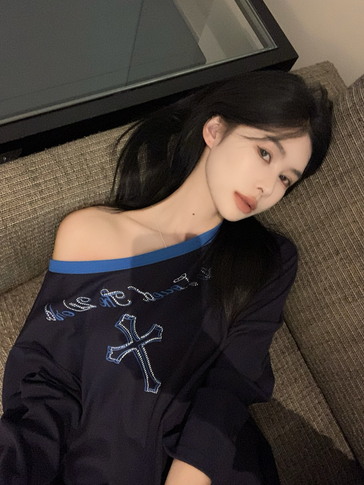 【tops】オブリークネックプリントTシャツG23093