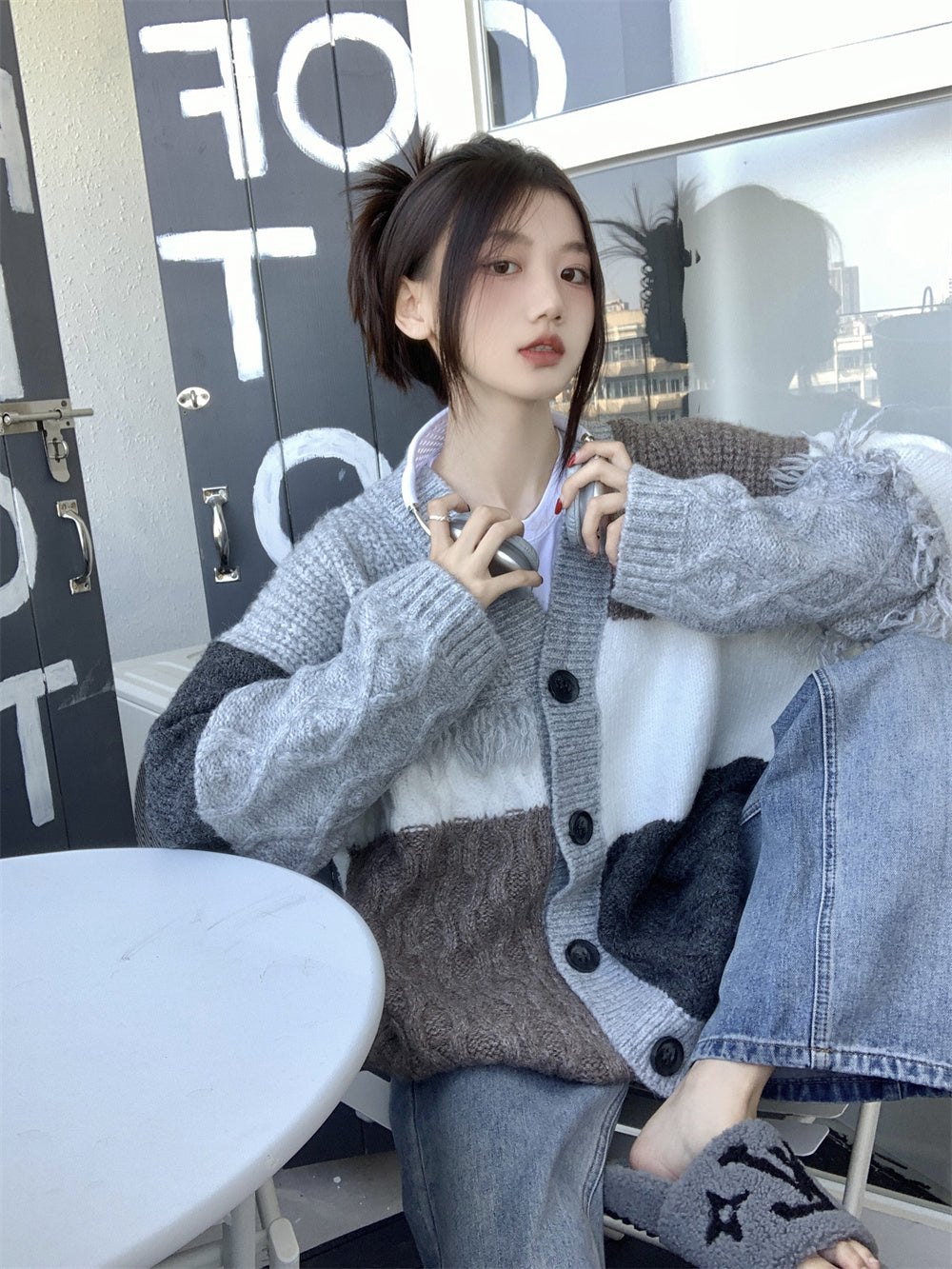 【outer】VネックニットカーディガンG23205