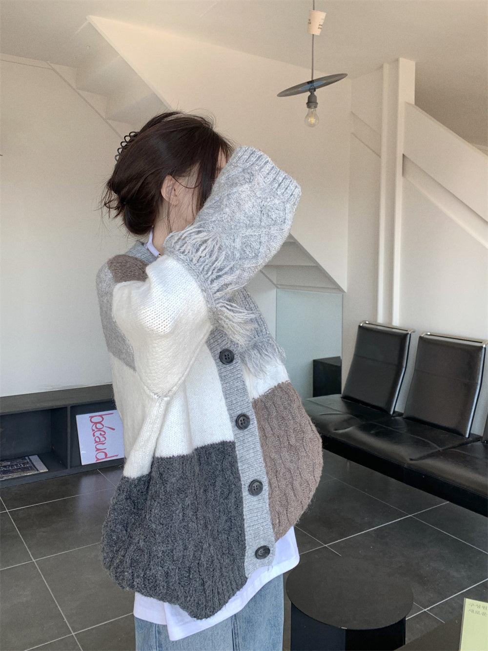 【outer】VネックニットカーディガンG23205