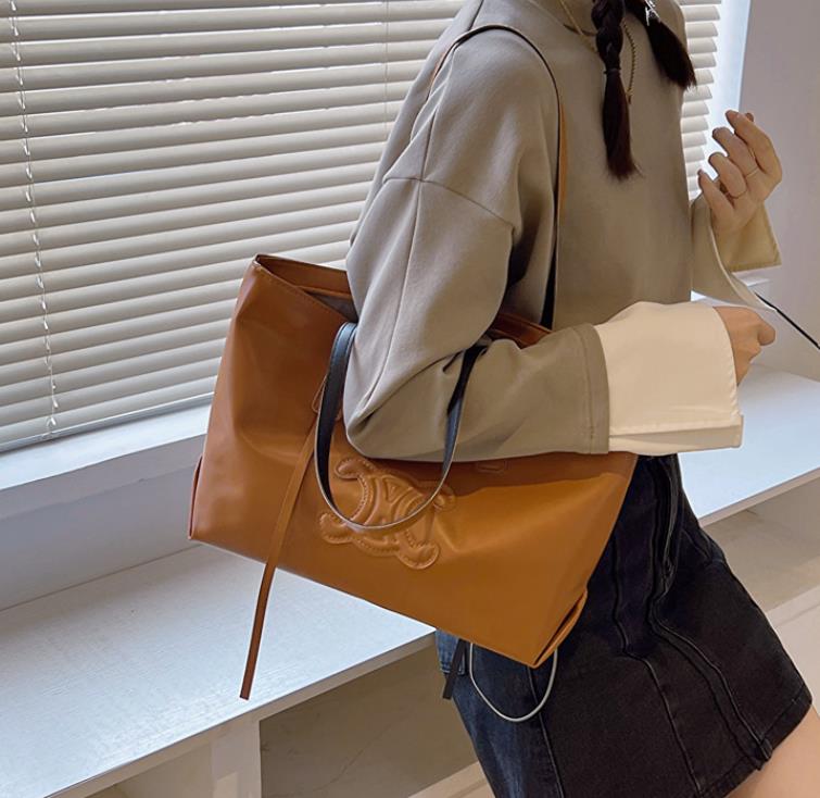 【小物】2色メッセンジャーバッグF8109