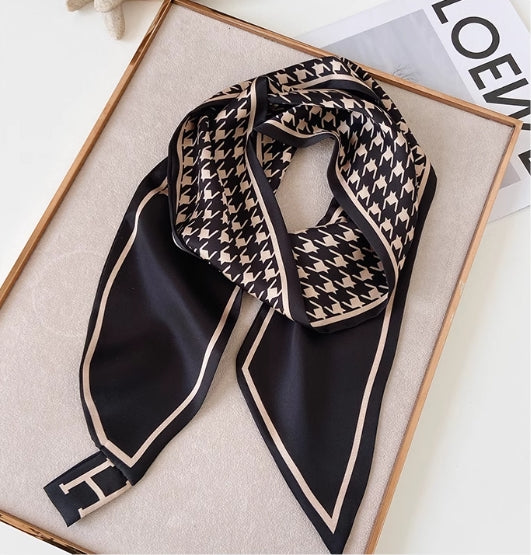 【小物】2色展開プリントスカーフG23366