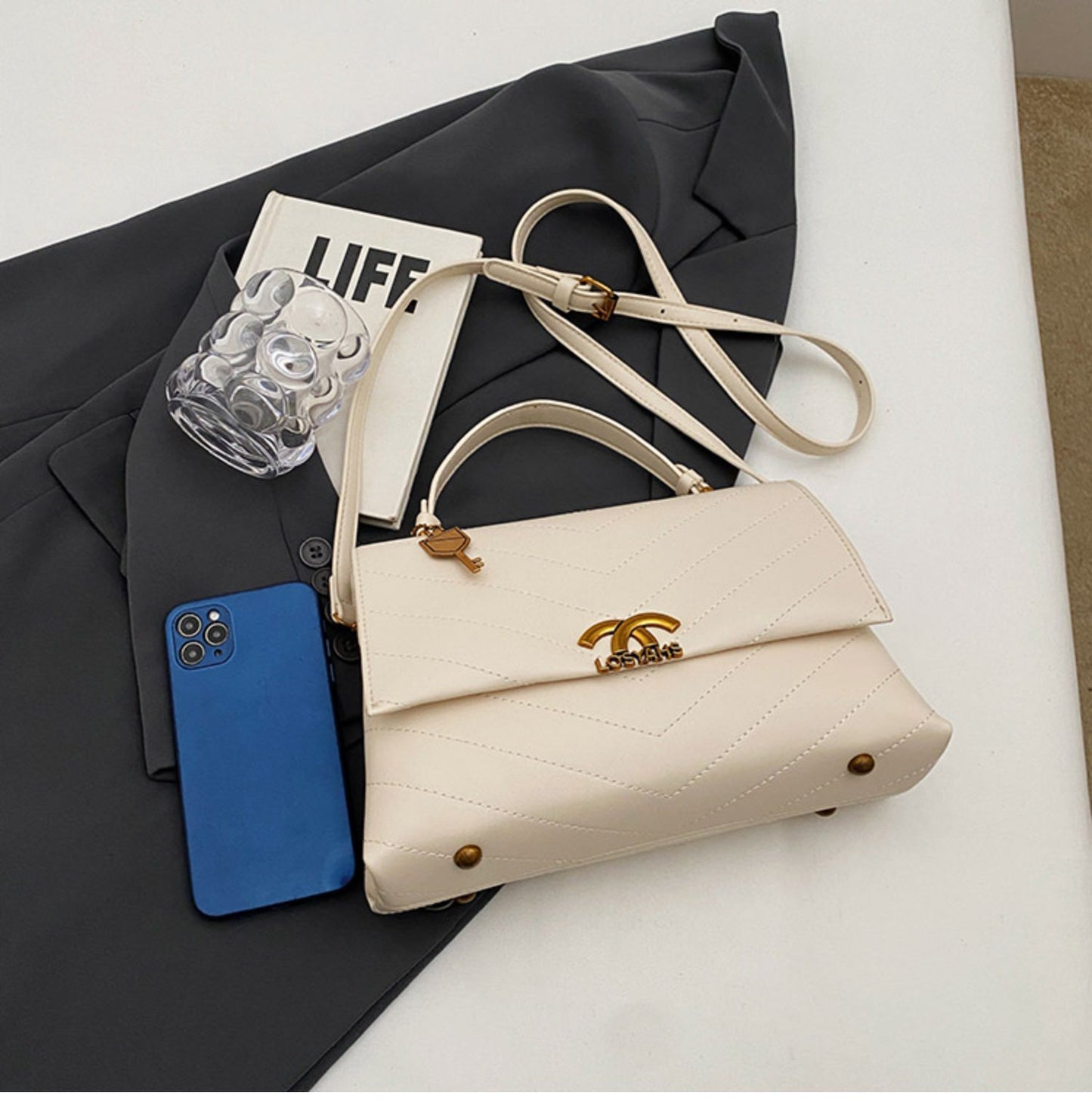 【小物】2色合わせやすいメッセンジャーバッグG23409