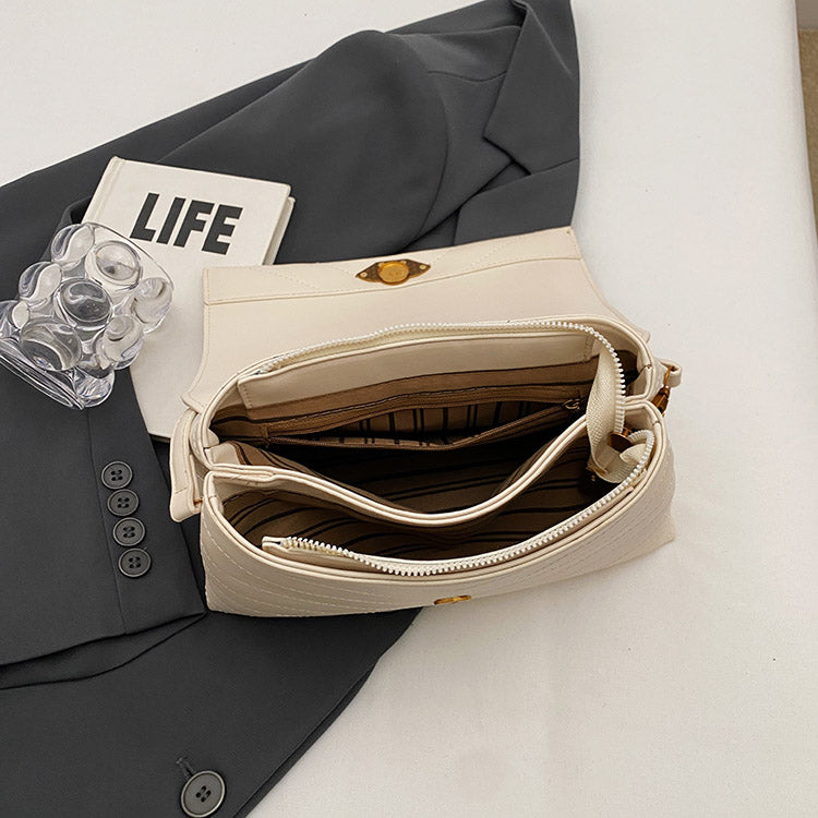 【小物】2色合わせやすいメッセンジャーバッグG23409