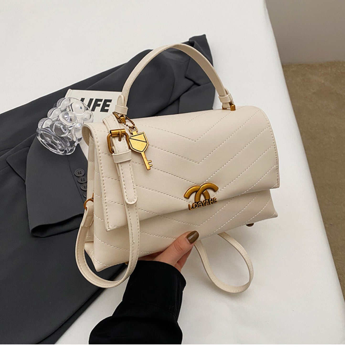 【小物】2色合わせやすいメッセンジャーバッグG23409