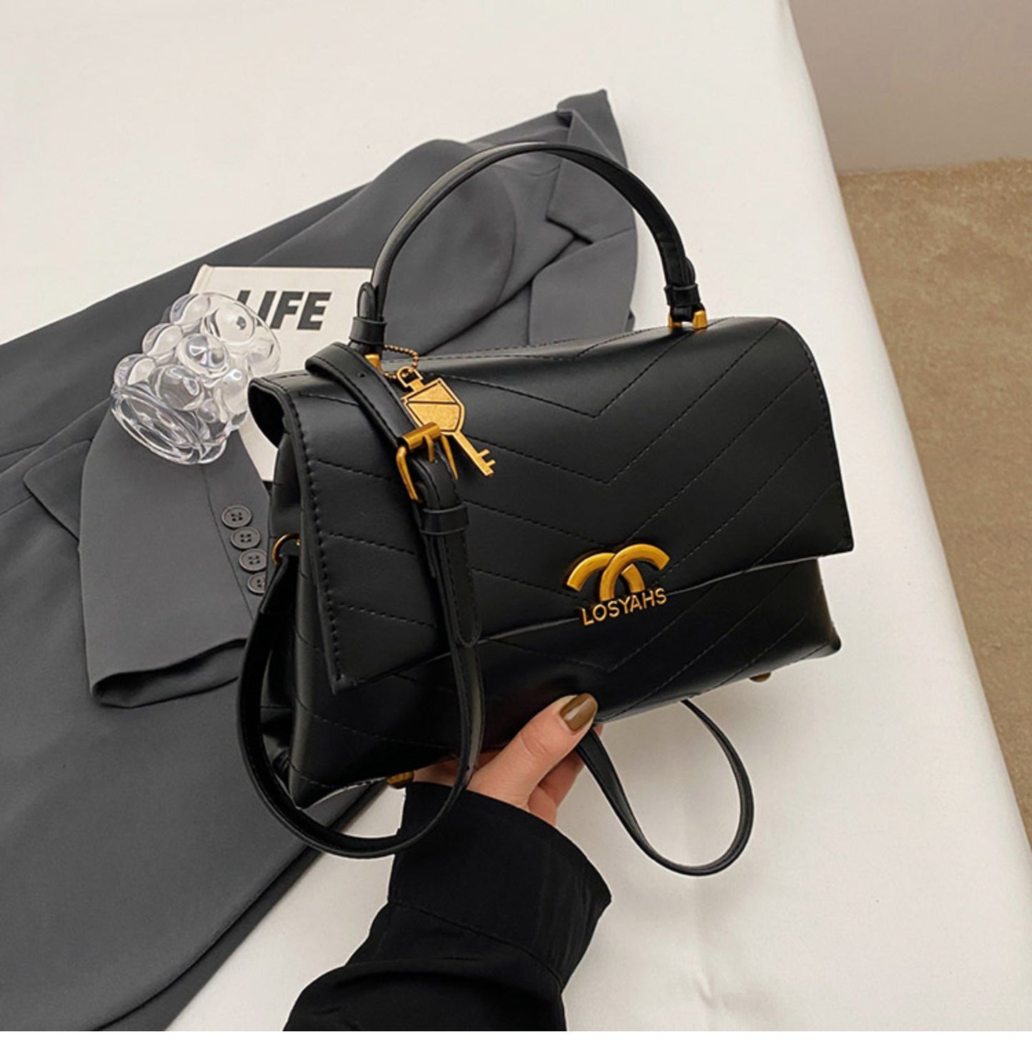 【小物】2色合わせやすいメッセンジャーバッグG23409