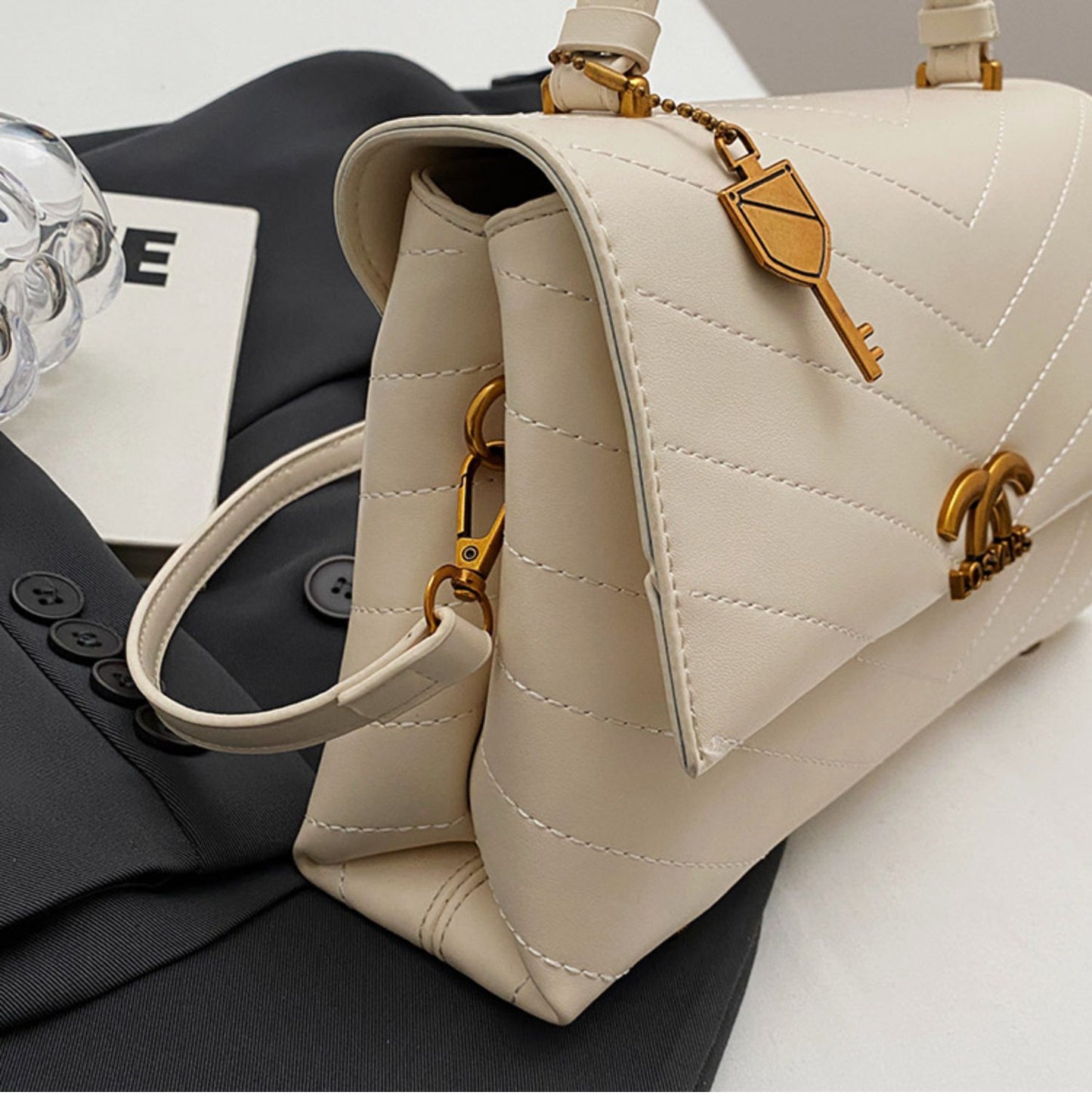 【小物】2色合わせやすいメッセンジャーバッグG23409