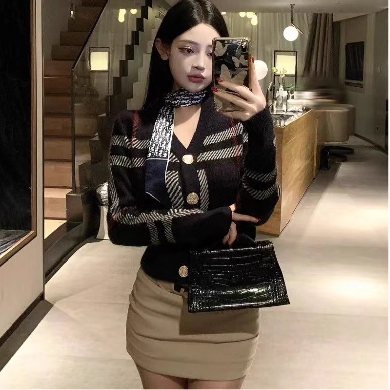 【outer】VネックニットカーディガンG23426