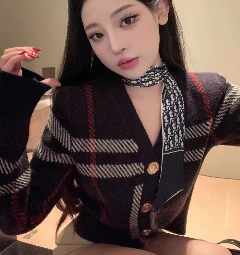 【outer】VネックニットカーディガンG23426