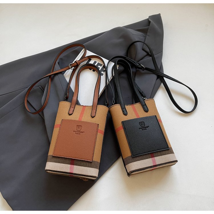 【小物】2色メッセンジャーバッグG23472