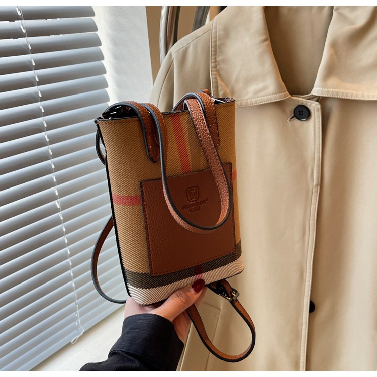 【小物】2色メッセンジャーバッグG23472