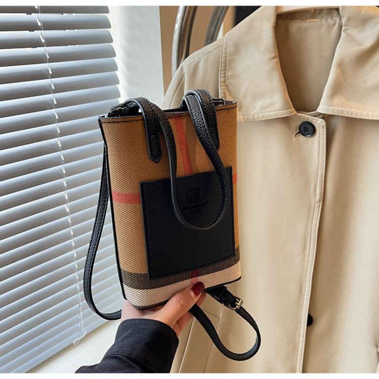 【小物】2色メッセンジャーバッグG23472