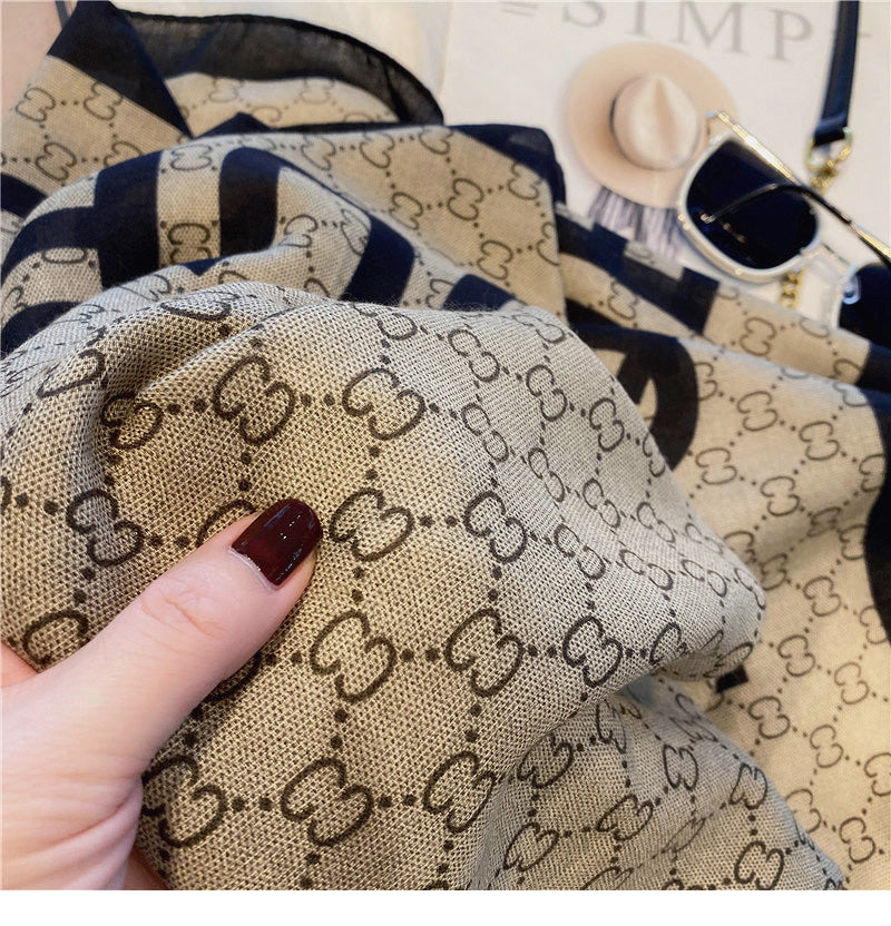 【小物】春秋英字柄スカーフG23484